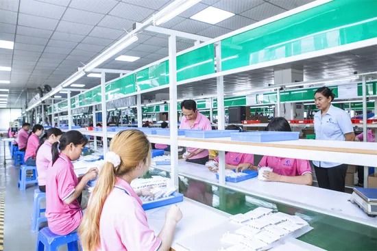 5G 4G LTE Tam Bant Genişletilmiş Anten, 7 dBi Kazanç ve Çalışma Sıcaklığı -20°C ila +60°C Yüksek Kazançlı Kauçuk Çubuk Anten